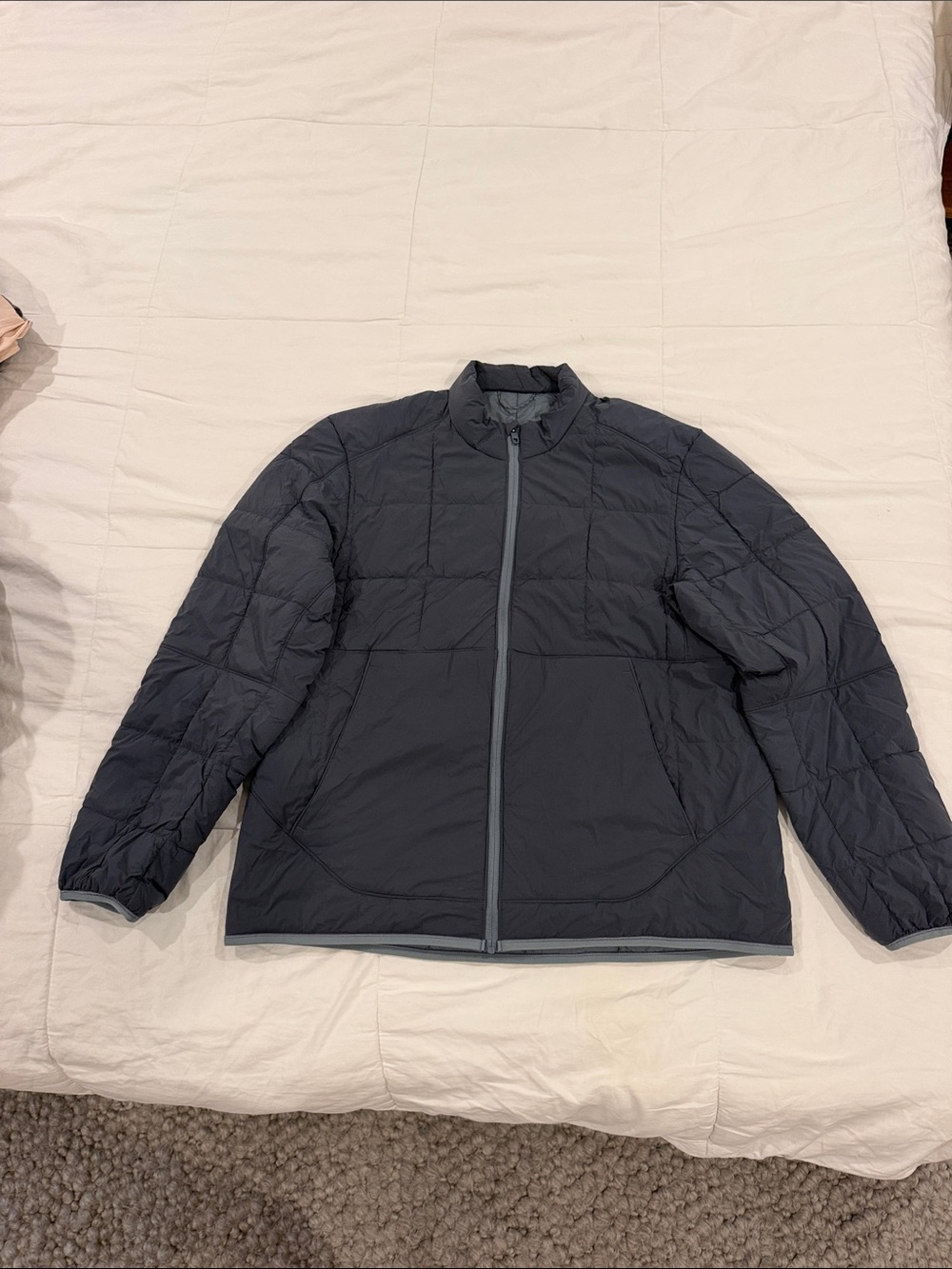 Lululemon Men's Quilted Puffer Jacket in Charcoal Gray